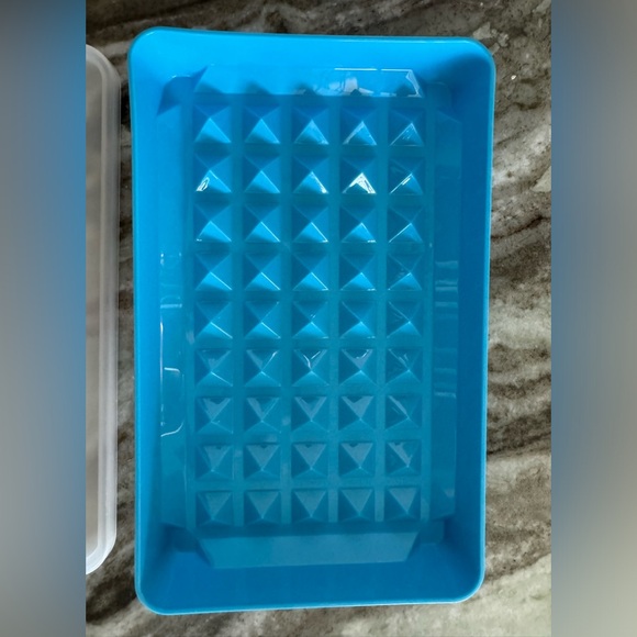 Tupperware, bacon meat keeper storage container - Picture 2 of 5